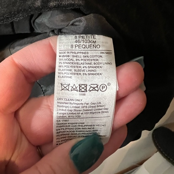 Banana Republic long and lean black velvet blazer - Picture 4 of 4